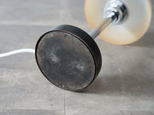 画像をギャラリービューアに読み込む, デンマークデザインのテーブルランプ 黄色いランプ 卓上照明 北欧 Danish design table lamp with yellow glass shade 北欧デザインのランプの土台の裏