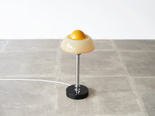 画像をギャラリービューアに読み込む, デンマークデザインのテーブルランプ 黄色いランプ 卓上照明 北欧 Danish design table lamp with yellow glass shade 北欧デザインのランプ やや上から