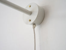 画像をギャラリービューアに読み込む, ルイス・ポールセン製ヴィンテージブラケットライト Ejner Graae Henning Helger Alux skråstråler Wall lamp ceiling lamp Louis Poulsen 北欧デザインの白いウォールランプ スポットライト コード