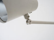 画像をギャラリービューアに読み込む, ルイス・ポールセン製ヴィンテージブラケットライト Ejner Graae Henning Helger Alux skråstråler Wall lamp ceiling lamp Louis Poulsen 北欧デザインの白いウォールランプ スポットライト シェードの角度調節可能