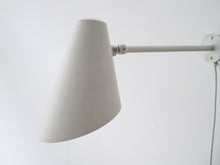 画像をギャラリービューアに読み込む, ルイス・ポールセン製ヴィンテージブラケットライト Ejner Graae Henning Helger Alux skråstråler Wall lamp ceiling lamp Louis Poulsen 北欧デザインの白いウォールランプ スポットライト