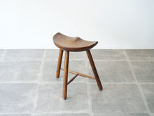 画像をギャラリービューアに読み込む, 北欧デザインのスツール 1960年代製ビンテージスツール アンティークのスツール シューメーカーチェア 厚みのある座面の曲線