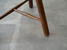 画像をギャラリービューアに読み込む, 北欧デザインのスツール 1960年代製ビンテージスツール アンティークのスツール シューメーカーチェア スツールの脚
