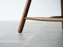 画像をギャラリービューアに読み込む, 北欧デザインのスツール 1960年代製ビンテージスツール アンティークのスツール シューメーカーチェア スツールの脚先