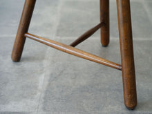 画像をギャラリービューアに読み込む, 北欧デザインのスツール 1960年代製ビンテージスツール アンティークのスツール シューメーカーチェア スツールのT字の支え