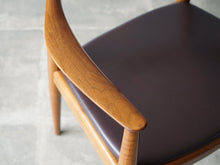 画像をギャラリービューアに読み込む, Hans J. Wegner JH503 “The Chair"