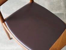 画像をギャラリービューアに読み込む, ハンスJウェグナー ザチェア Hans J Wegner JH503 The Chair アームチェアの座面はブラウン(チャコール)のレザー
