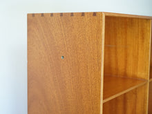 画像をギャラリービューアに読み込む, モーエンス・コッホのブックケース 本棚 Mogens Koch Bookcases マホガニー無垢材の天面と側面にビス穴あり