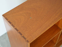 画像をギャラリービューアに読み込む, モーエンス・コッホのブックケース 本棚 Mogens Koch Bookcases マホガニー無垢材の天面と側面にビス穴あり