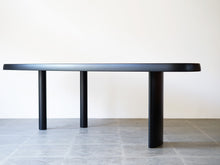 画像をギャラリービューアに読み込む, シャルロット・ペリアンのテーブル 自由な形シリーズ Charlotte Perriand Forme Libre Table 大きなダイニングテーブル デザイナーズテーブル テーブルの真横から