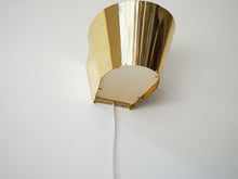 画像をギャラリービューアに読み込む, Paavo Tynell Model 9464 Wall lamps gubi パーヴォテュネル 真鍮のウォールランプ 照明のガラス板は爪に乗せているだけ
