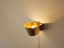 画像をギャラリービューアに読み込む, Paavo Tynell Model 9464 Wall lamps gubi パーヴォテュネル 真鍮のウォールランプ 照明の点灯イメージ