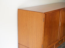 画像をギャラリービューアに読み込む, Jacob Kjær Sideboard