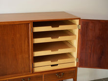 画像をギャラリービューアに読み込む, Jacob Kjær Sideboard