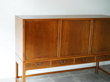 画像をギャラリービューアに読み込む, Jacob Kjær Sideboard