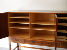 画像をギャラリービューアに読み込む, Jacob Kjær Sideboard