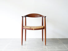 画像をギャラリービューアに読み込む, ハンスJ.ウェグナー ザチェア ヨハネスハンセン社製 Hans J. Wegner JH501 The Chair 正面