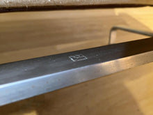 画像をギャラリービューアに読み込む, ポール・ケアホルムのEKC製ソファ Poul Kjærholm PK31 Sofa ケアホルムのソファのフレーム裏側にあるEKCの刻印