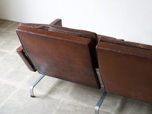 画像をギャラリービューアに読み込む, ポール・ケアホルムのEKC製ソファ Poul Kjærholm PK31 Sofa ケアホルムのソファの背面 背もたれの縁