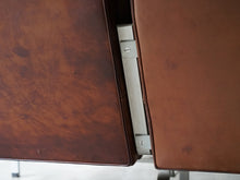 画像をギャラリービューアに読み込む, ポール・ケアホルムのEKC製ソファ Poul Kjærholm PK31 Sofa ケアホルムのソファのフレームとマイナスネジ