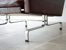 画像をギャラリービューアに読み込む, ポール・ケアホルムのEKC製ソファ Poul Kjærholm PK31 Sofa ケアホルムのソファのクロムスチールの脚