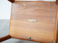 画像をギャラリービューアに読み込む, ナナディッツェル 子ども用椅子 Nanna Ditzel Model 115 Children's chair 椅子の裏面のTrip Trapのプレート