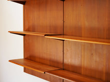 画像をギャラリービューアに読み込む, フィンユール ボヴィルケ製のウォールユニット 北欧ヴィンテージ 壁付け棚 Finn Juhl BO71 Bovirke wall shelving system 棚板の先端が丸い