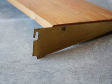 画像をギャラリービューアに読み込む, フィンユール ボヴィルケ製のウォールユニット 北欧ヴィンテージ 壁付け棚 Finn Juhl BO71 Bovirke wall shelving system 棚板側面の真鍮金具