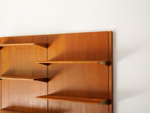 画像をギャラリービューアに読み込む, フィンユール ボヴィルケ製のウォールユニット 北欧ヴィンテージ 壁付け棚 Finn Juhl BO71 Bovirke wall shelving system 溝のついた柱に壁面パネルを取り付ける構造