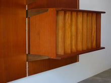 画像をギャラリービューアに読み込む, フィンユール ボヴィルケ製のウォールユニット 北欧ヴィンテージ 壁付け棚 Finn Juhl BO71 Bovirke wall shelving system レコードラックの左側面