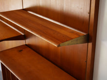 画像をギャラリービューアに読み込む, フィンユール ボヴィルケ製のウォールユニット 北欧ヴィンテージ 壁付け棚 Finn Juhl BO71 Bovirke wall shelving system 真鍮の棚板フック