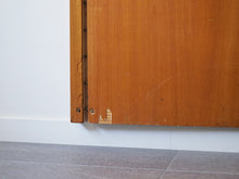 画像をギャラリービューアに読み込む, フィンユール ボヴィルケ製のウォールユニット 北欧ヴィンテージ 壁付け棚 Finn Juhl BO71 Bovirke wall shelving system 壁面に合板剥がれ