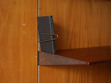 画像をギャラリービューアに読み込む, フィンユール ボヴィルケ製のウォールユニット 北欧ヴィンテージ 壁付け棚 Finn Juhl BO71 Bovirke wall shelving system ブックエンドの使い方例