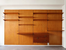 画像をギャラリービューアに読み込む, フィンユール ボヴィルケ製のウォールユニット 北欧ヴィンテージ 壁付け棚 Finn Juhl BO71 Bovirke wall shelving system 棚の全体