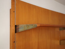 画像をギャラリービューアに読み込む, フィンユール ボヴィルケ製のウォールユニット 北欧ヴィンテージ 壁付け棚 Finn Juhl BO71 Bovirke wall shelving system 棚板の側面は真鍮