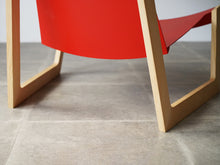 画像をギャラリービューアに読み込む, Lise & Hans Isbrand Prototype Chair PPmobler 北欧デザインチェア 赤い椅子の背面の脚