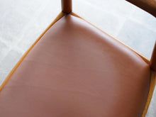 画像をギャラリービューアに読み込む, Hans J. Wegne JH503 Johannes Hansen ハンスJウェグナー ザ・チェア マホガニーとレザー 名作チェア デザイナーズチェア ヴィンテージ ウェグナーのアームチェアの座面はレザー