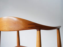 画像をギャラリービューアに読み込む, Hans J. Wegne JH503 Johannes Hansen ハンスJウェグナー ザ・チェア マホガニーとレザー 名作チェア デザイナーズチェア ヴィンテージ ウェグナーのアームチェア 背面のアーム