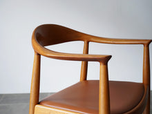 画像をギャラリービューアに読み込む, Hans J. Wegne JH503 Johannes Hansen ハンスJウェグナー ザ・チェア マホガニーとレザー 名作チェア デザイナーズチェア ヴィンテージ ウェグナーのアームチェア 肘掛けの側面