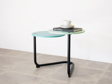 画像をギャラリービューアに読み込む, アシンメトリーなサイトテーブル 水色と薄緑のテーブル 北欧カラー 小さいテーブル可愛い Lise Hans Isbrand loop side table Erik Jørgensen