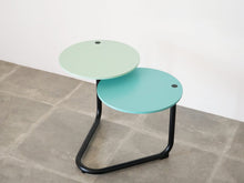 画像をギャラリービューアに読み込む, アシンメトリーなサイトテーブル 水色と薄緑のテーブル 北欧カラー 小さいテーブル可愛い Lise Hans Isbrand loop side table Erik Jørgensen