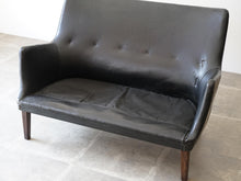 画像をギャラリービューアに読み込む, アルネ・ヴォッダーのソファ ツーシーター 2人用ソファ 北欧ビンテージ rne Vodder Sofa brazilian rosewood 1953 ivan schlechter イヴァンシュレクターによる革張り 黒革のソファ ソファのクッションを外した様子