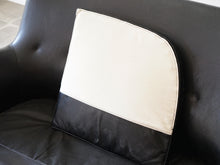 画像をギャラリービューアに読み込む, アルネ・ヴォッダーのソファ ツーシーター 2人用ソファ 北欧ビンテージ rne Vodder Sofa brazilian rosewood 1953 ivan schlechter イヴァンシュレクターによる革張り 黒革のソファ ソファのクッション裏面