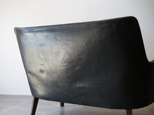 画像をギャラリービューアに読み込む, アルネ・ヴォッダーのソファ ツーシーター 2人用ソファ 北欧ビンテージ rne Vodder Sofa brazilian rosewood 1953 ivan schlechter イヴァンシュレクターによる革張り 黒革のソファ ソファの背面