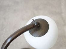 画像をギャラリービューアに読み込む, Danish Design Table Lamp 1940年代 真鍮製 デンマークデザイン オパールガラス シェード ヴィンテージテーブルランプの接続部