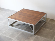 画像をギャラリービューアに読み込む, ハンネ・ケアホルム 展示台 Hanne Kjærholm Podium with Walnut アルミフレームのローテーブルの天板はウォルナット