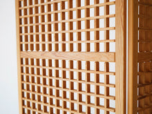 画像をギャラリービューアに読み込む, Scandinavian furniture design Room divider 北欧デザインインテリア ルームパーテーション 衝立て木製 パイン材の木目が生き生きとしている