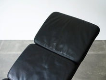 画像をギャラリービューアに読み込む, イームズチェイス 寝椅子 ハーマンミラー製 Charles Eames Ray Eames Chaise Chaiselounge イームズチェイスの枕部分