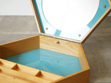 画像をギャラリービューアに読み込む, Susanne Tucker Jewellery box swedish design 1960s vintage 北欧ヴィンテージ 小物入れ 宝石箱 スザンヌ・タッカー ジュエリーボックスの内部 真鍮