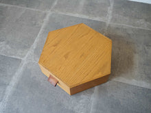 画像をギャラリービューアに読み込む, Susanne Tucker Jewellery box swedish design 1960s vintage 北欧ヴィンテージ 小物入れ 宝石箱 スザンヌ・タッカー 六角形の木製ジュエリーボックス